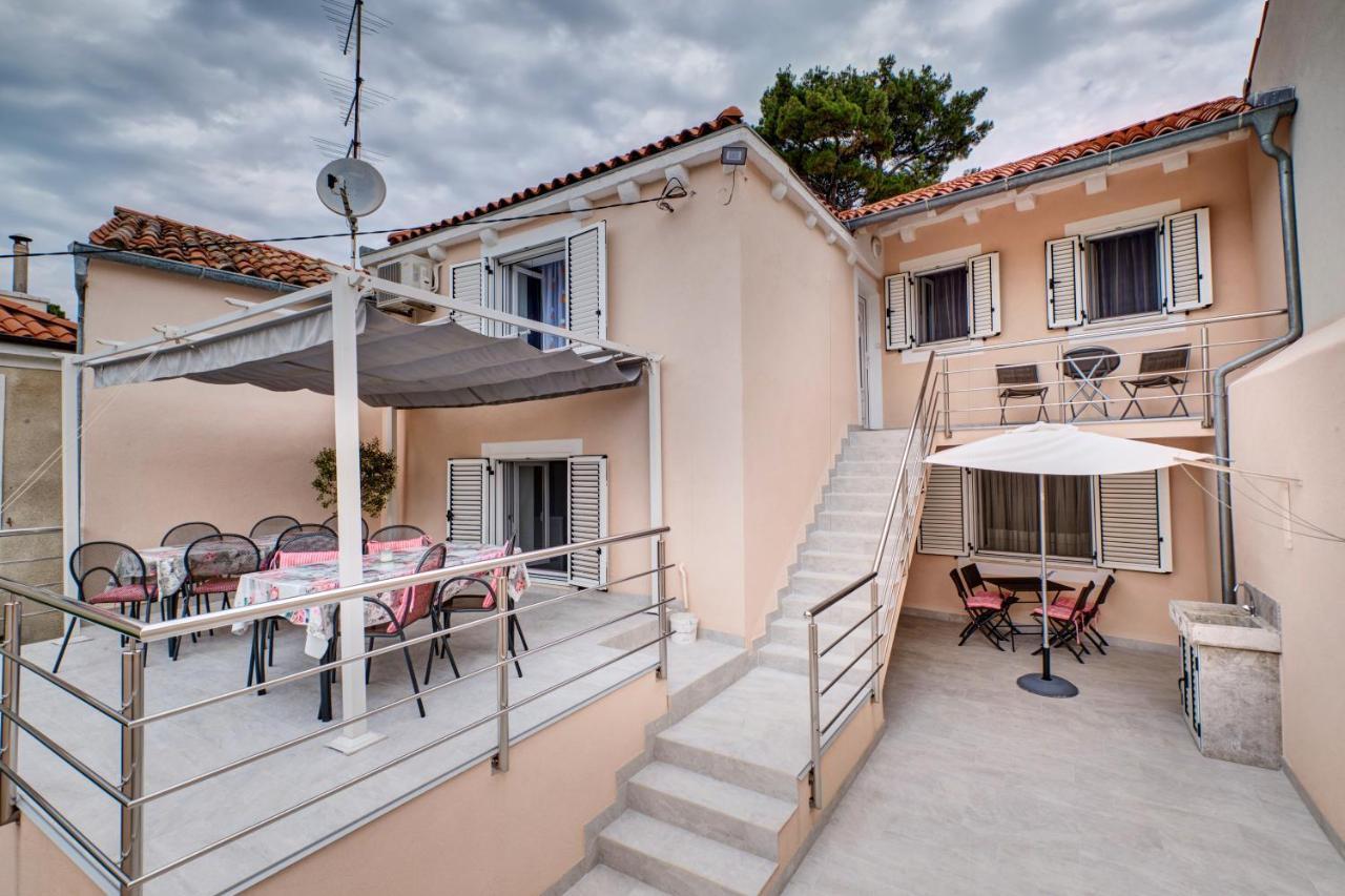 Apartments Ljubica Veli Losinj Exterior photo