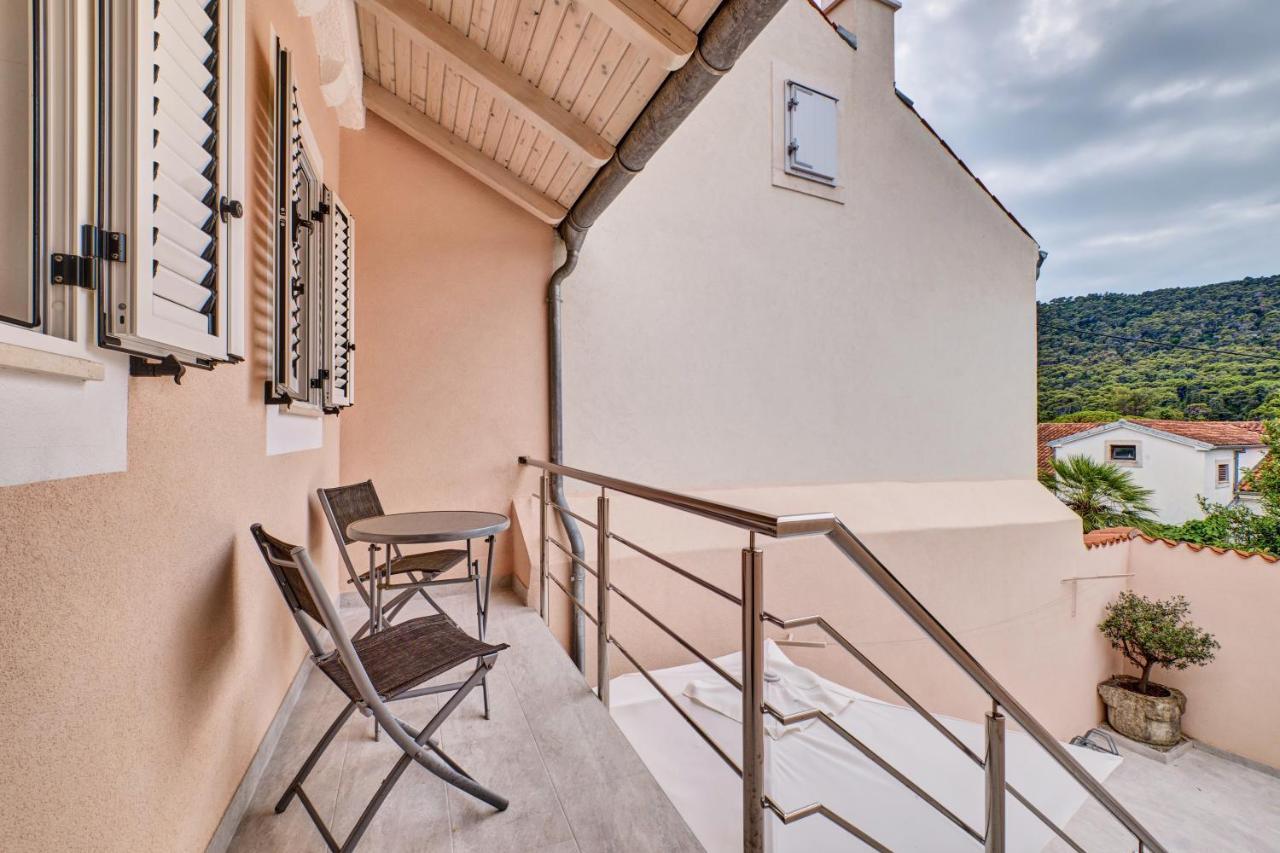 Apartments Ljubica Veli Losinj Exterior photo