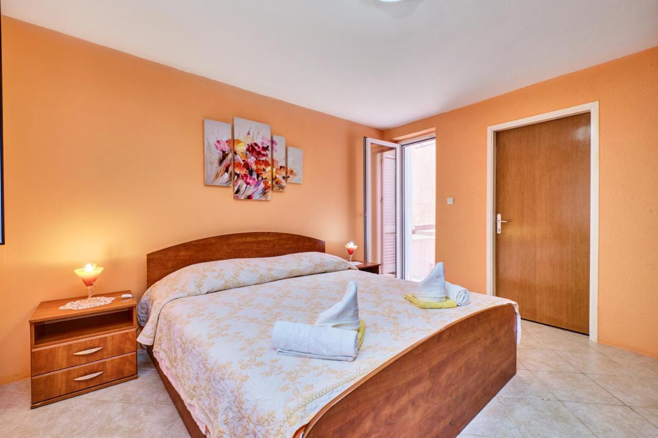Apartments Ljubica Veli Losinj Exterior photo