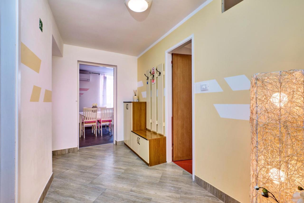 Apartments Ljubica Veli Losinj Exterior photo