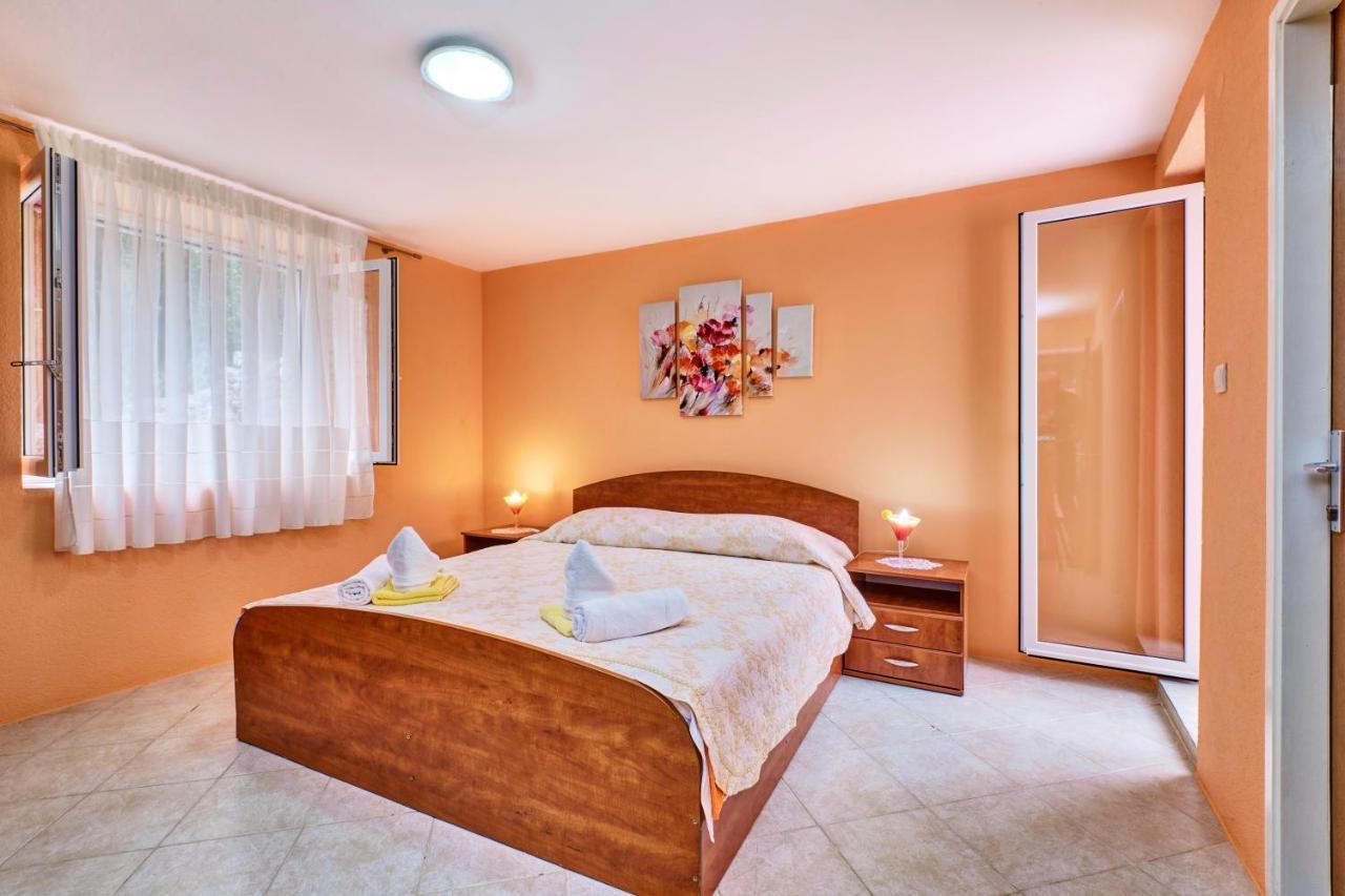Apartments Ljubica Veli Losinj Exterior photo