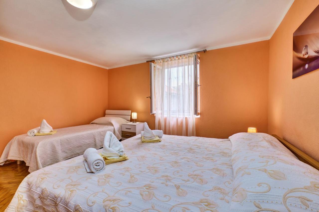 Apartments Ljubica Veli Losinj Exterior photo